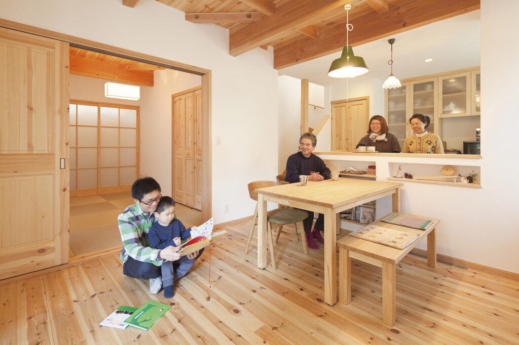 楽しくて夜更かししちゃう!? 同居型2世帯の家