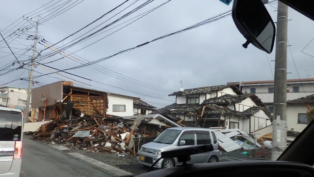 地震保険への加入は必要？保険料を安くするには？家族を守るために知っておきたい保険のこと